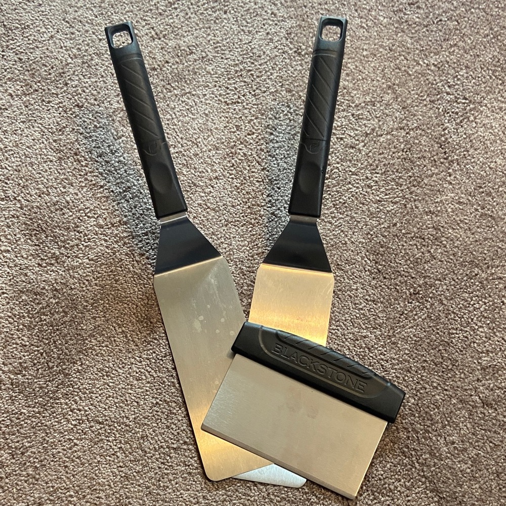 Blackstone Griddle Utensil Set of 2 Spatulas and Scraper